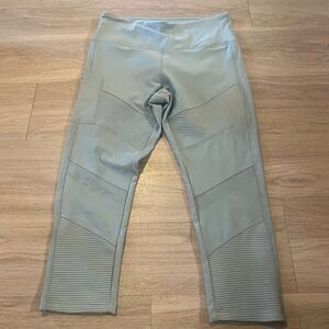Cali Active pale green spandex athletic workout capri pants w side pocket sz lrg